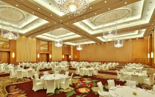Intercontinental Sancha Lake