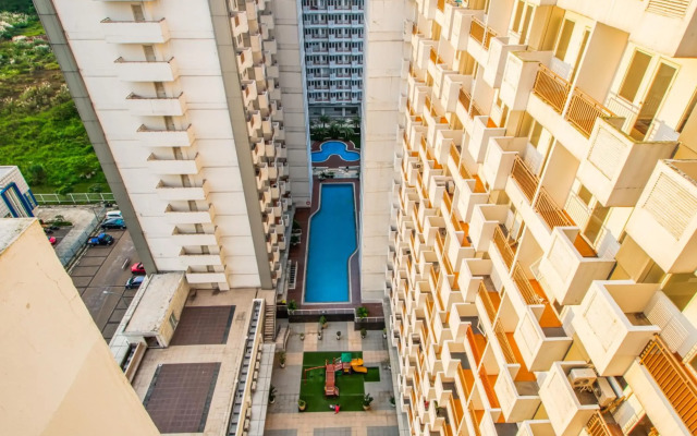 Skyland Sentul Tower Apartment