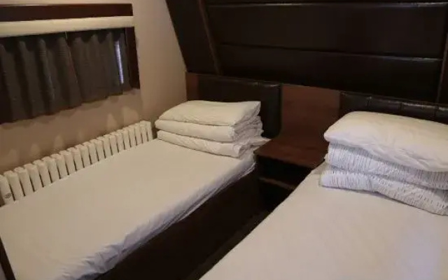 Zhongyang RV Hotel