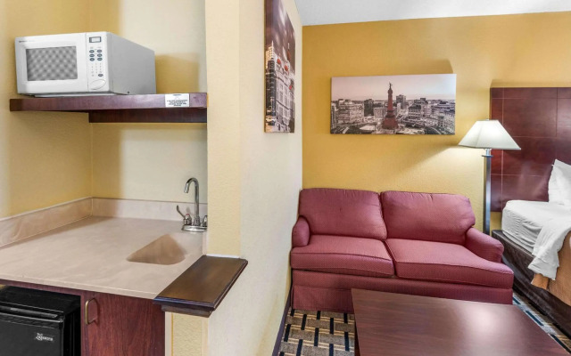 Clarion Inn & Suites Northwest