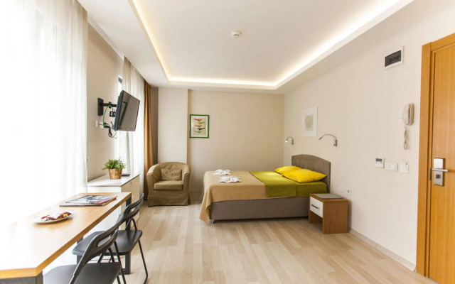 Holas Apartments