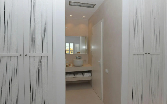 The Ammonite Resort – Adults Only