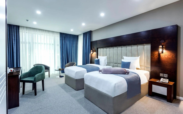 Parallel Hotel