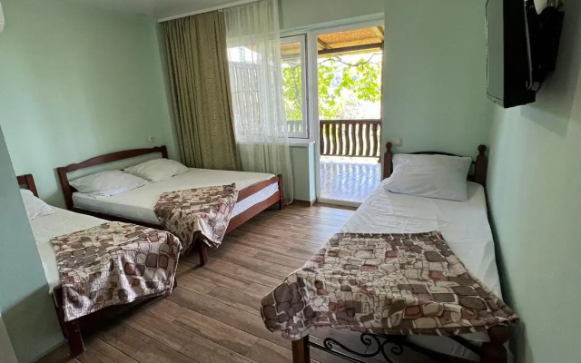 The Guest House At Henry's