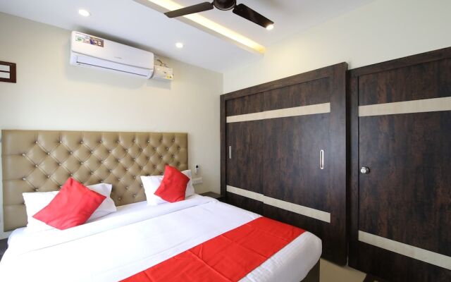 OYO 28093 Royal Sand