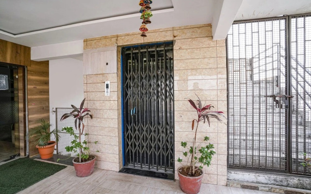 Fabhotel Ratna Palace