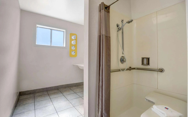 Motel 6 Fort Bragg, CA