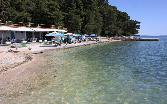 Apartments with a parking space Palit, Rab - 4971