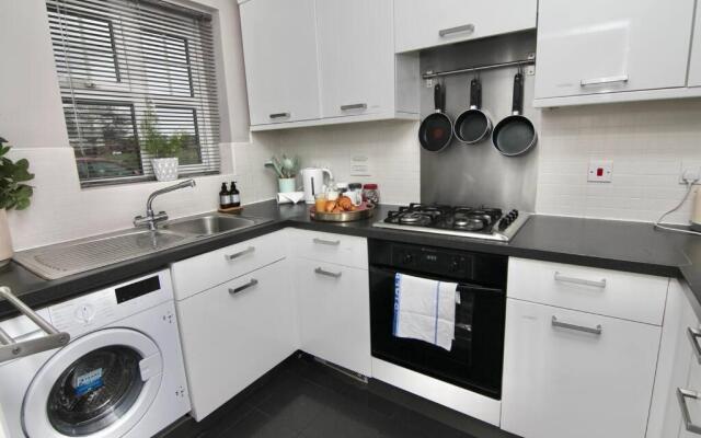 Daimler House - Cosy Home Near Coventry City Centre