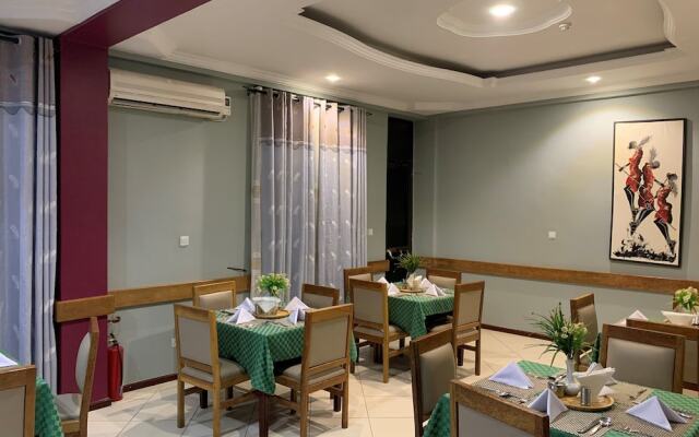 The Grand Villa Hotel