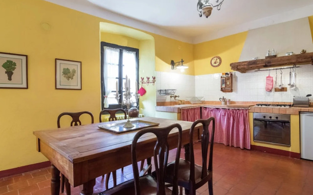 Apartment in Cut Monferrato With Garden