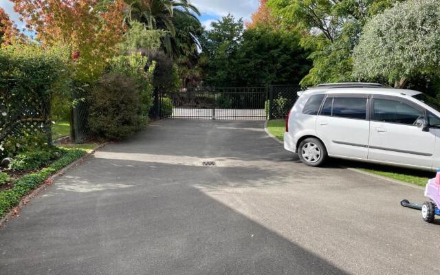 Summer Retreat - Blenheim Holiday Home