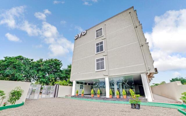 Hotel Green Park Suites By Oyo Rooms