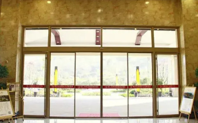 Yichun Yize Mingyue Hot Spring Resort