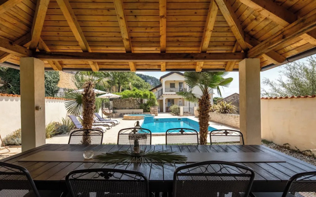 Villa Anna With Private Pool And Garden