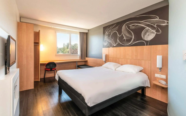 ibis Issoire