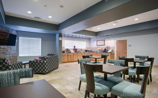 Best Western Plus Sand Bass Inn & Suites