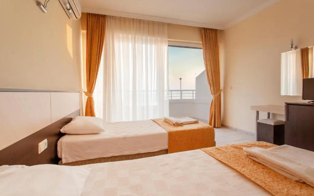 Side Beach Club Hotel