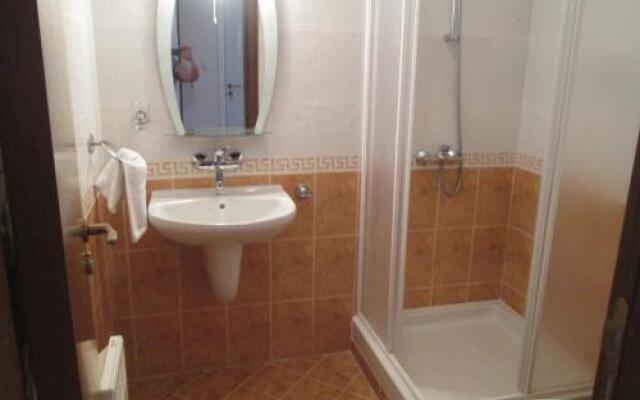 MD Alexander Services Apartments