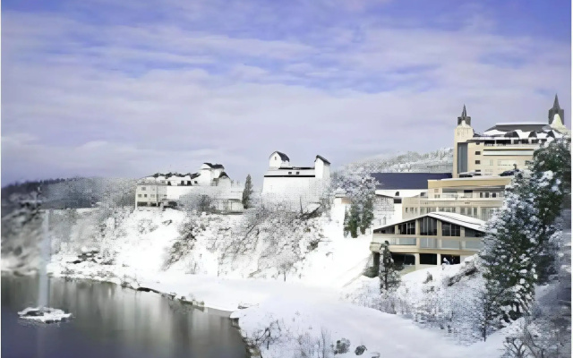 Royal Tainai Park Hotel