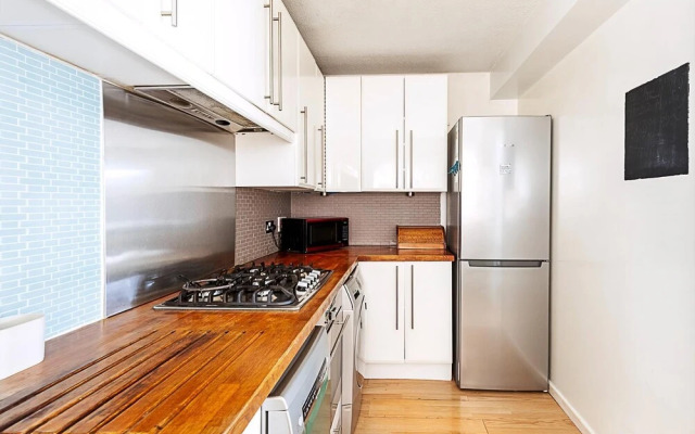Quiet and Cosy 2-bed in Wimbledon