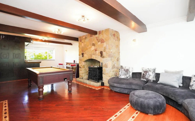 Luxury spa Party Home - Pool, Hottub, Bar, Sauna