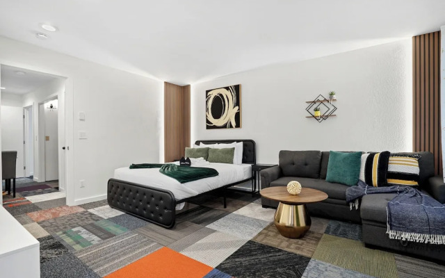 Spacious 5BR Retreat 8 Beds Beach & Golf