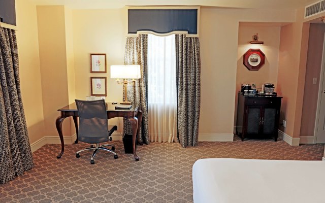 Hotel Roanoke & Conference Ctr, Curio Collection by Hilton