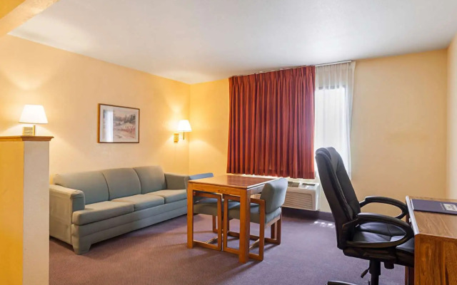 Rodeway Inn & Suites