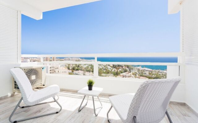 1107. Bright Modern Apartment With Spectacular Sea Views