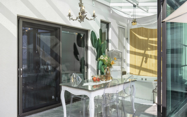 Lim Sea Side Poolvilla Pension