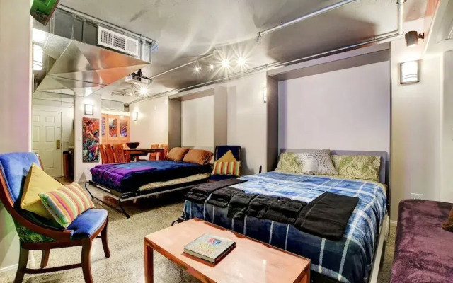LVStripHouse Condos Sleeps up to 14