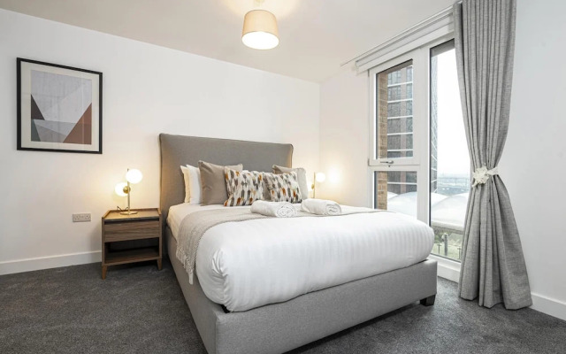 Superb Flat With Community Vibe