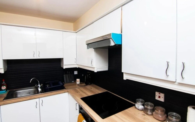 Stylish 2-bed Apartment w/ Kitchen, Ultrafast Wifi