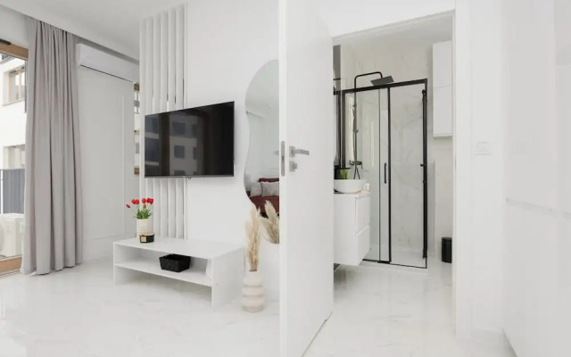 Air-conditioned Studio by Renters