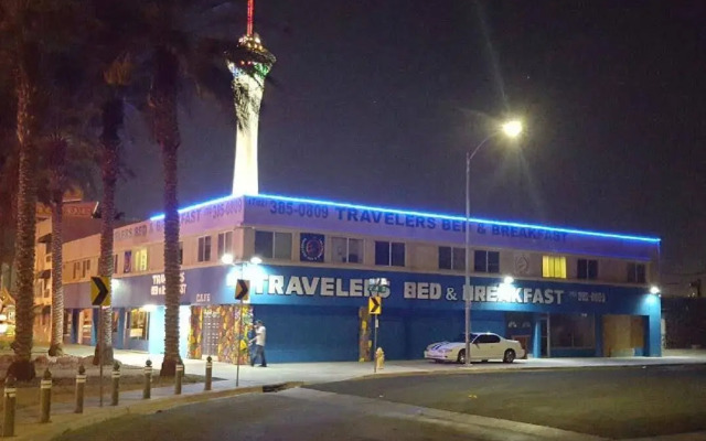 Traveler's Bed & Breakfast Hostel