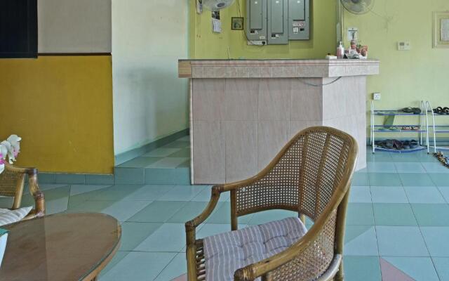 OYO 90736 Lh Resak Motel