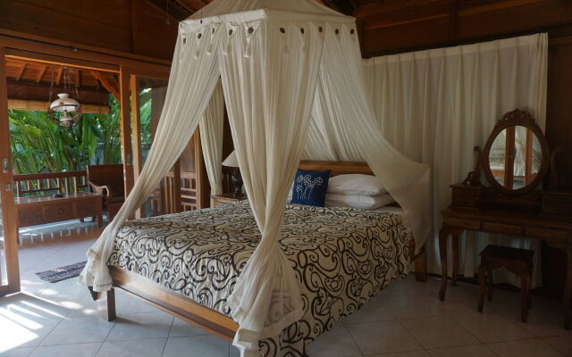 Sari Bamboo Villas