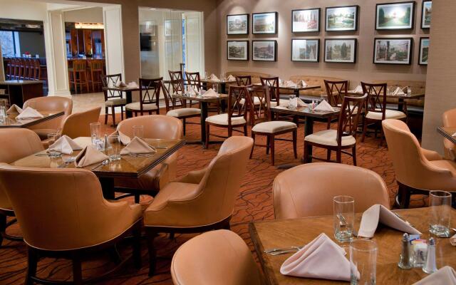 Sheraton Westport Chalet Hotel St. Louis