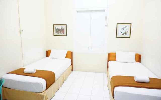 R7 Homestay Nani Wartabone