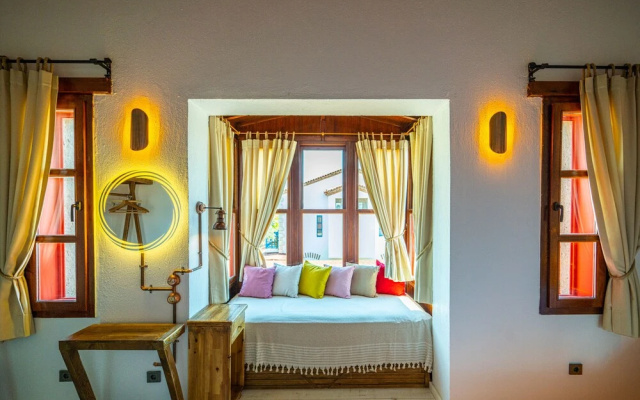 Banana Alaçatı Food & Stay - Adults Only