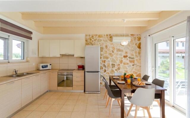 Elladas Villas with Pool at Kolympia!