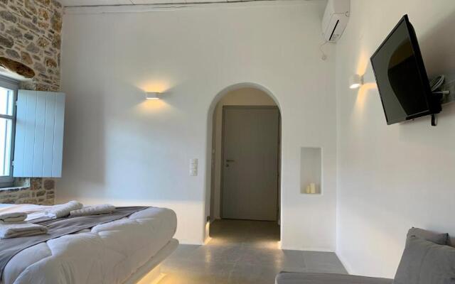 Thomas Villas on the beach Katapola