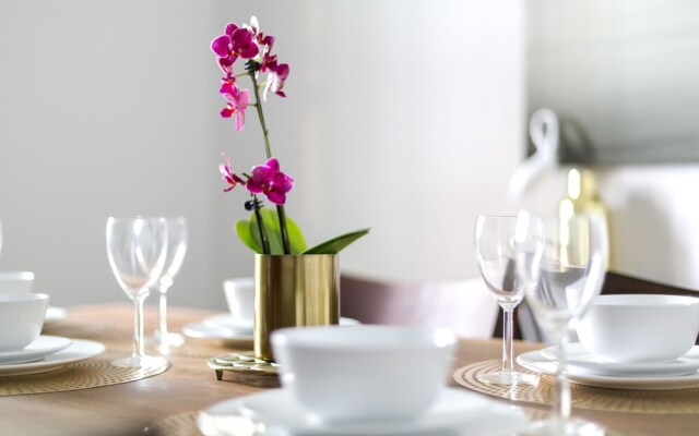 Spacious 3 Bedroom Minutes To CBD