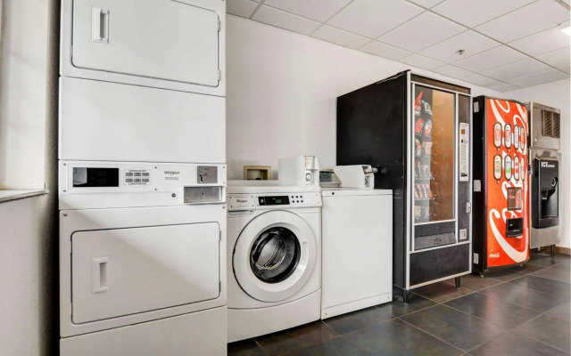Studio 6 Opelika/Auburn