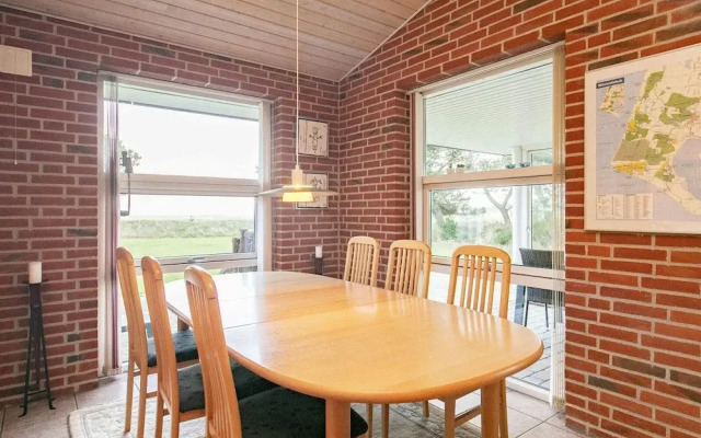 6 Person Holiday Home in Blavand