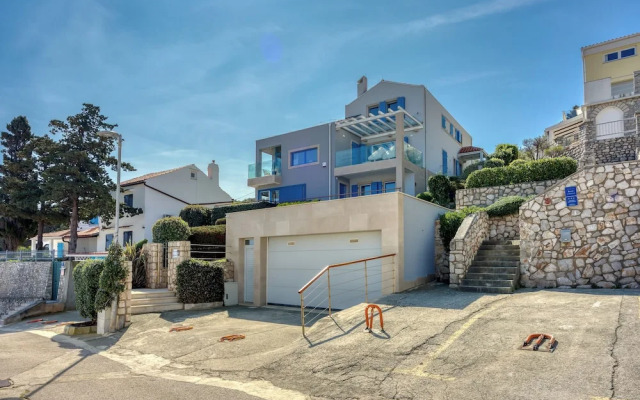 RR Losinj Harbour View Apartment