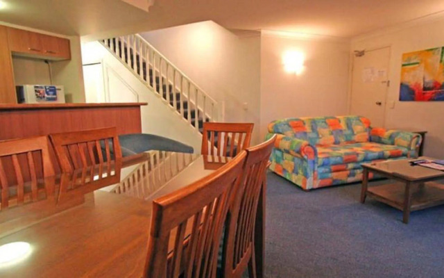 Burleigh on the Beach Holiday Apartments