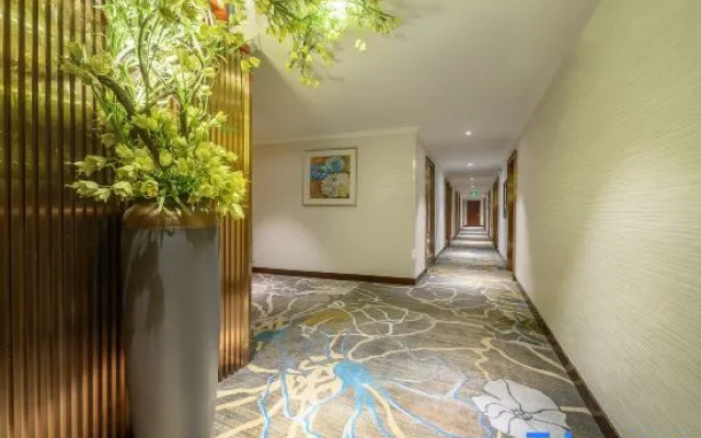 Holiday Inn (Fuyang Yingzhou District City Normal College)