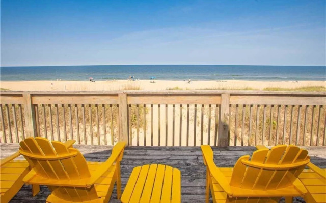 Beach Embassy - 11 Br Home